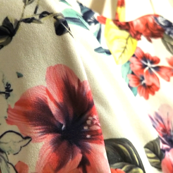 ✨SALE: 2 for 50% off!✨ XS Flower Print Summer Dress - Picture 5 of 5